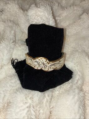 Vintage Montana Silversmith two tone scalloped horses running Cuff Bracelet